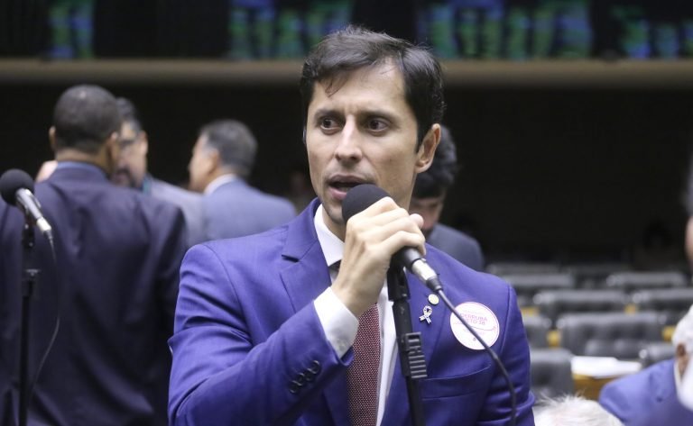 Aprovado projeto que amplia benefício para pessoa com deficiência comprar carro novo