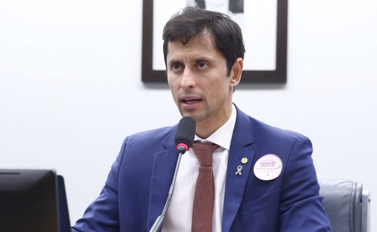 Comissão aprova desconto na tarifa de energia elétrica para residências com pessoa com deficiência