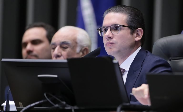 Câmara analisa projeto que aumenta de 513 para 531 o número de deputados federais; acompanhe