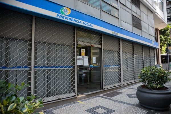 Fraude do INSS: para 30% dos brasileiros, Lula é o principal culpado