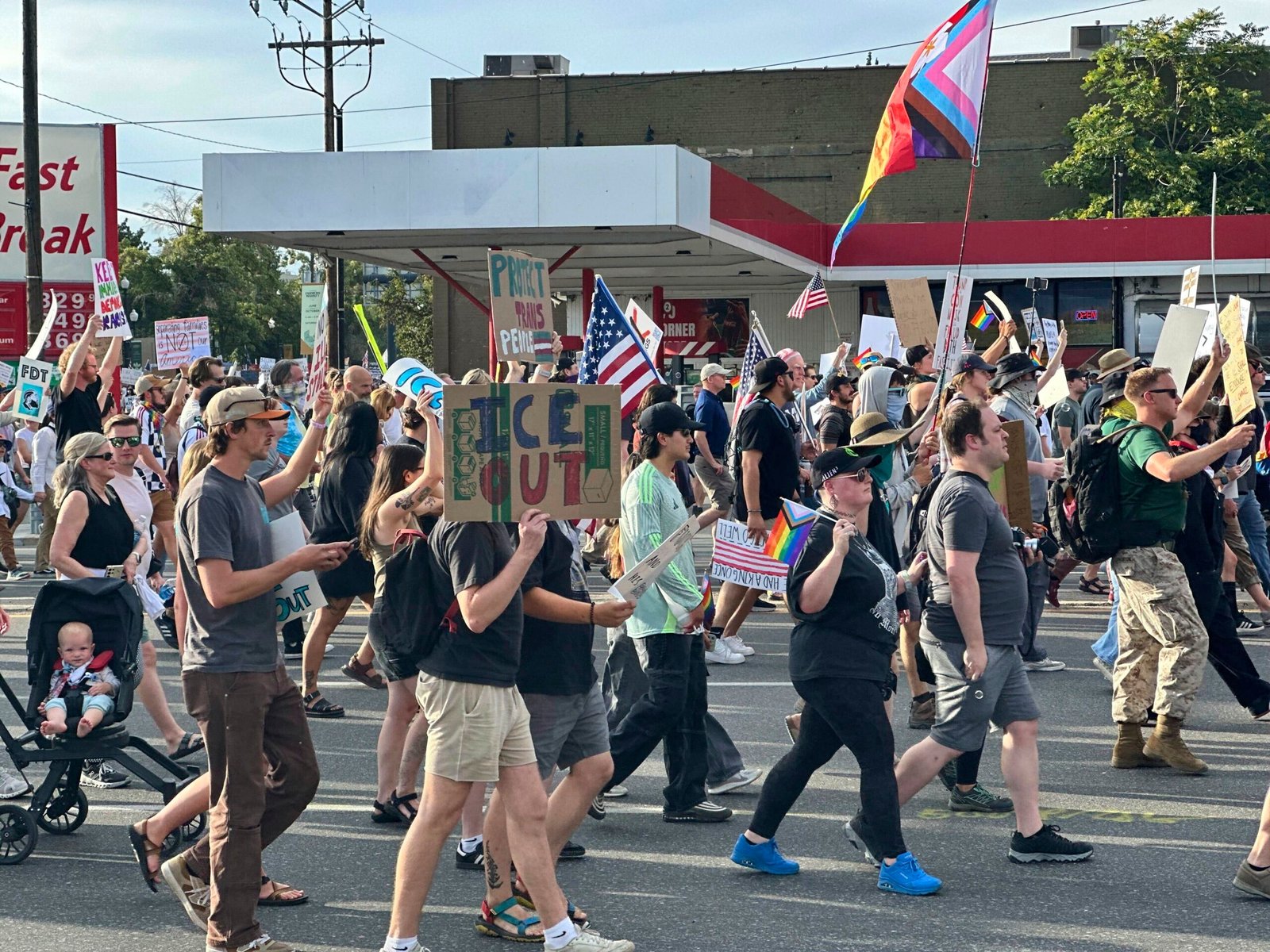 Manifestante baleado em protesto anti-Trump morre nos EUA