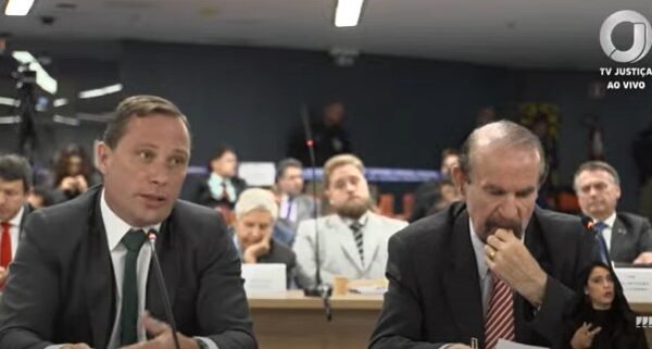 Defesa de Bolsonaro diz que Mauro Cid mente e tem memória seletiva