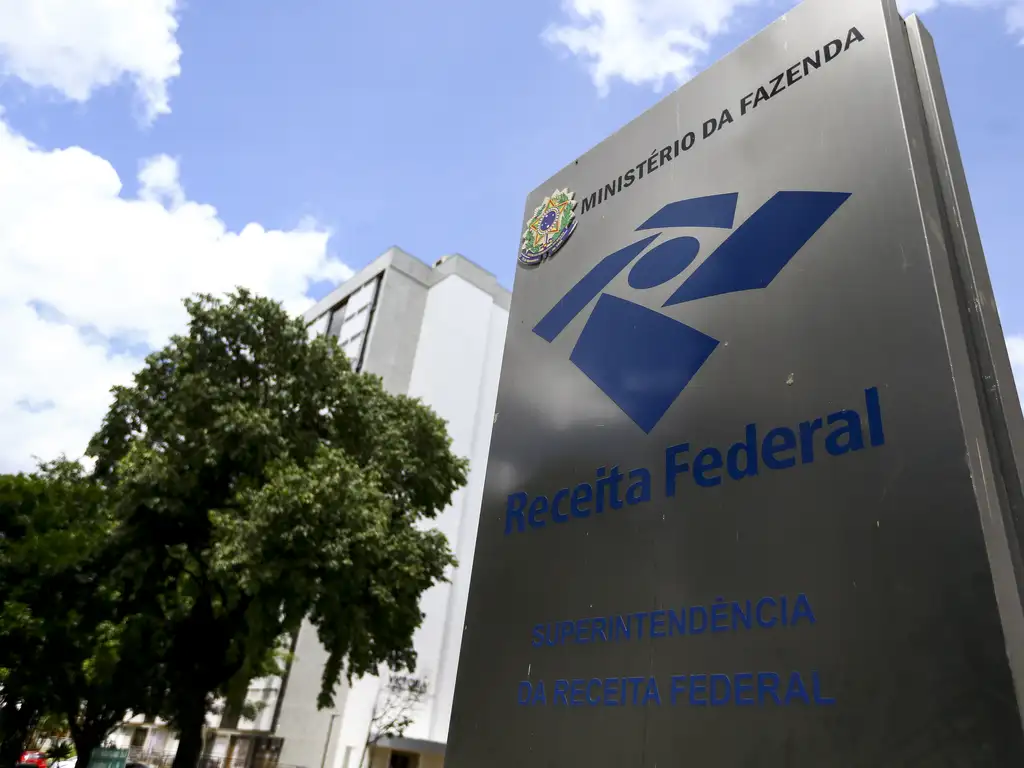 STJ determina suspensão da greve de auditores da Receita Federal