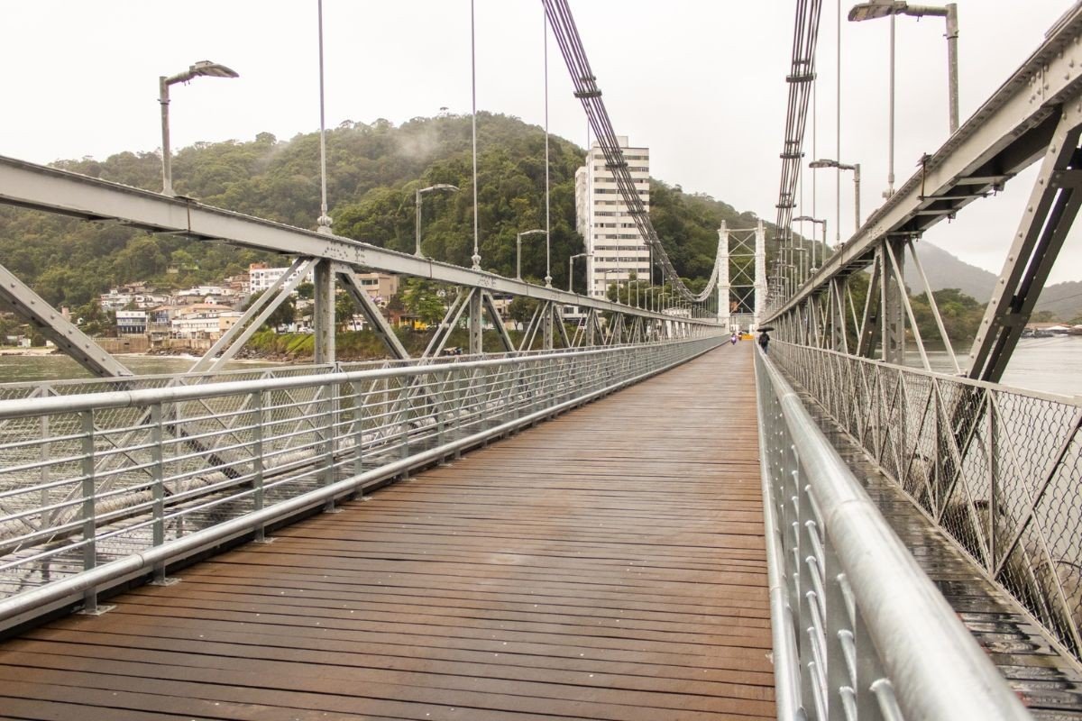 São Vicente, SP, interdita parcialmente trânsito na Ponte Pênsil nesta semana; veja horários
