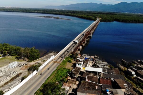 Homem desaparece após ser visto nadando no Canal dos Barreiros, no litoral de SP