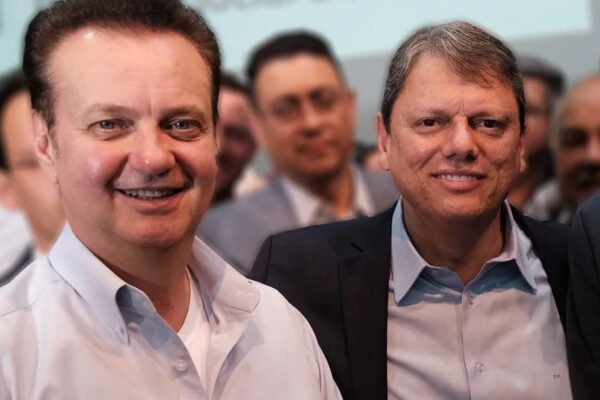 Bolsonaro elogia Tarcísio e sinaliza aproximação com PSD