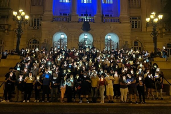 Tour noturno revela histórias de terror e lendas urbanas do centro de Santos, SP Tour noturno revela histórias de terror e lendas urbanas do centro de Santos, SP