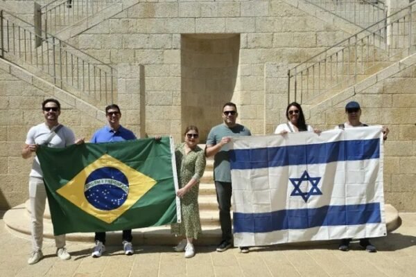 Políticos brasileiros que viajaram a Israel estão ’em locais seguros’ e ‘seguindo orientações’, diz embaixada no Brasil