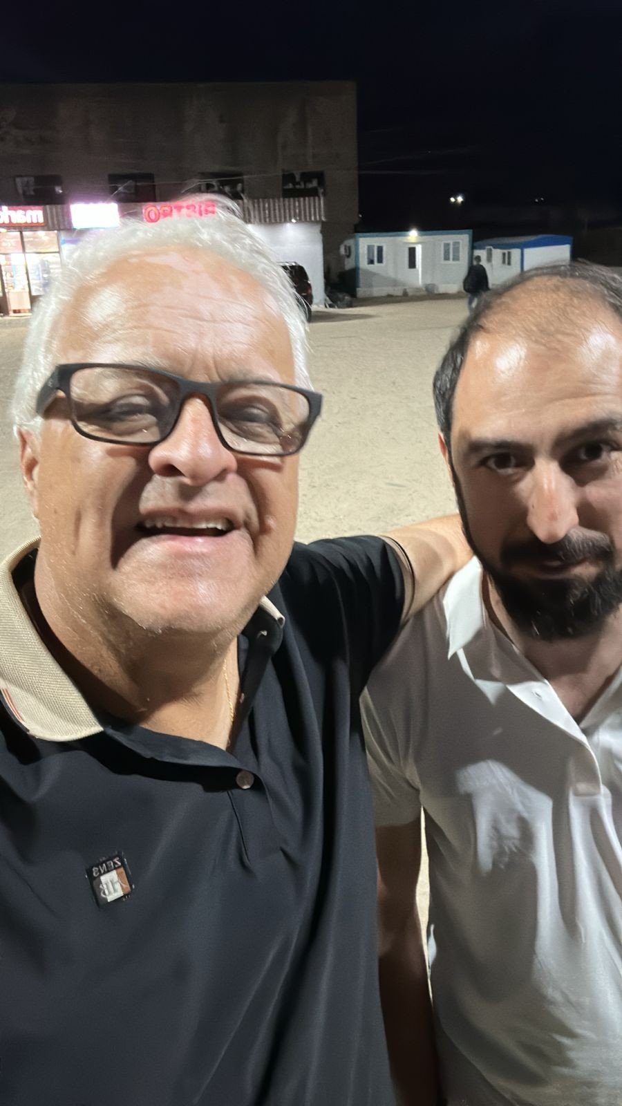 Treinador da seleção brasileira de handebol consegue deixar o Irã após uma semana