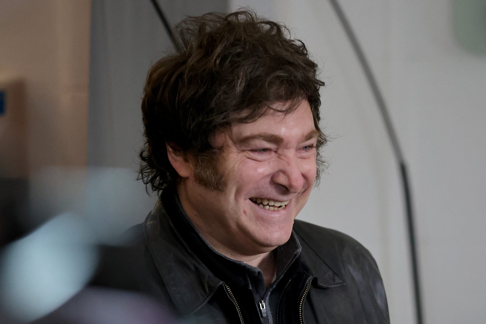 Governo Milei anuncia acordo para que argentinos entrem nos EUA sem visto