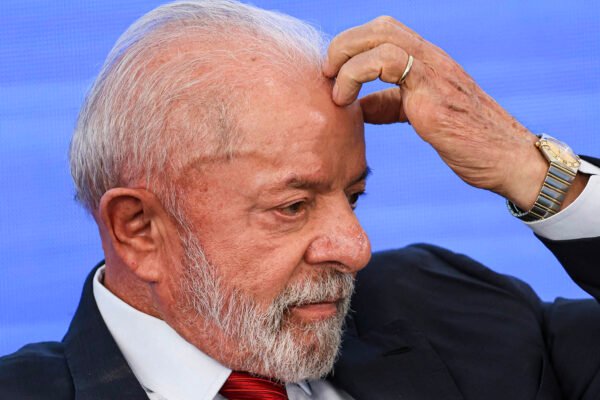 Com patrimônio de R$ 7,4 mi, Lula critica pobres que votam em ricos