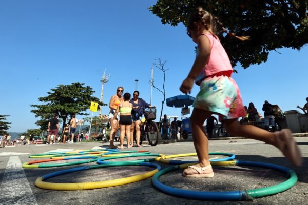 Santos interditará trecho da avenida da praia aos domingos para lazer com projeto ‘Vem pra Orla’; veja mudanças no trânsito
