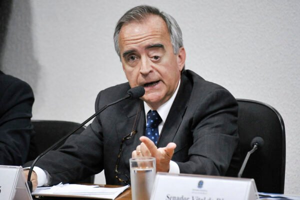 TCU suspende multa para Cerveró e outros réus na Lava Jato em processo relativo à Petrobras TCU suspende multa para Cerveró e outros réus na Lava Jato em processo relativo à Petrobras