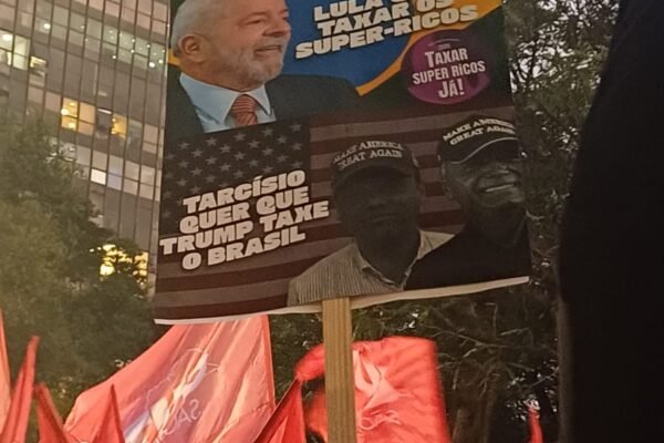 PT reúne militância em protestos contra Congresso e tarifa de Trump