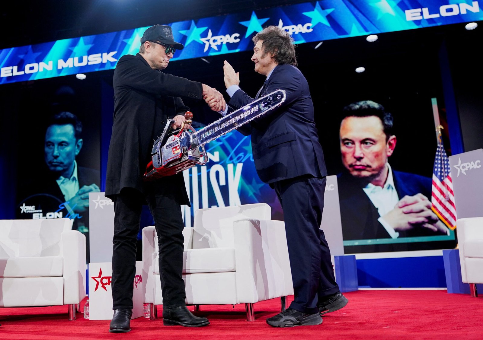 Elon Musk indica ter se arrependido de erguer motosserra ao lado de Milei em evento: ‘Faltou empatia’