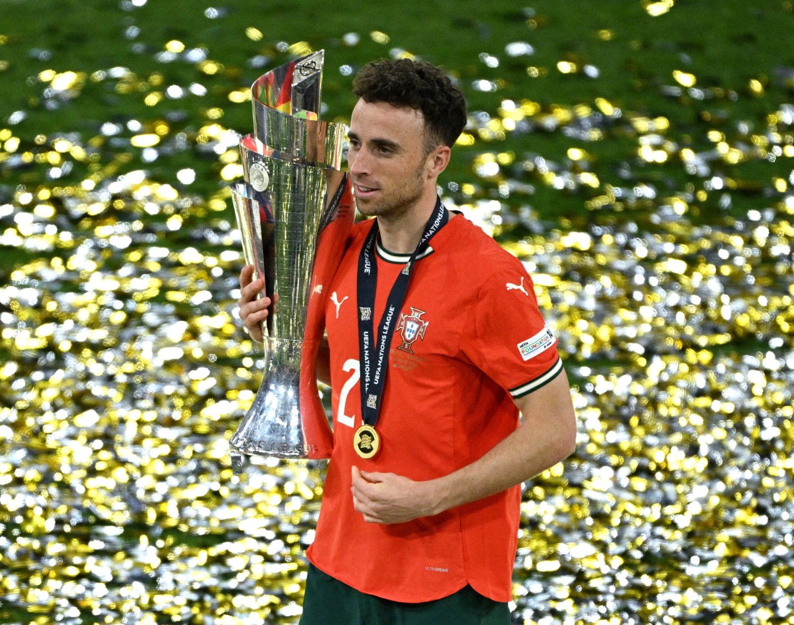Jogador português Diogo Jota, do Liverpool, morre em acidente na Espanha