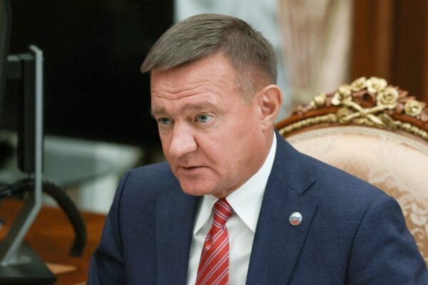Como morte de ministro demitido por Putin está preocupando a elite russa