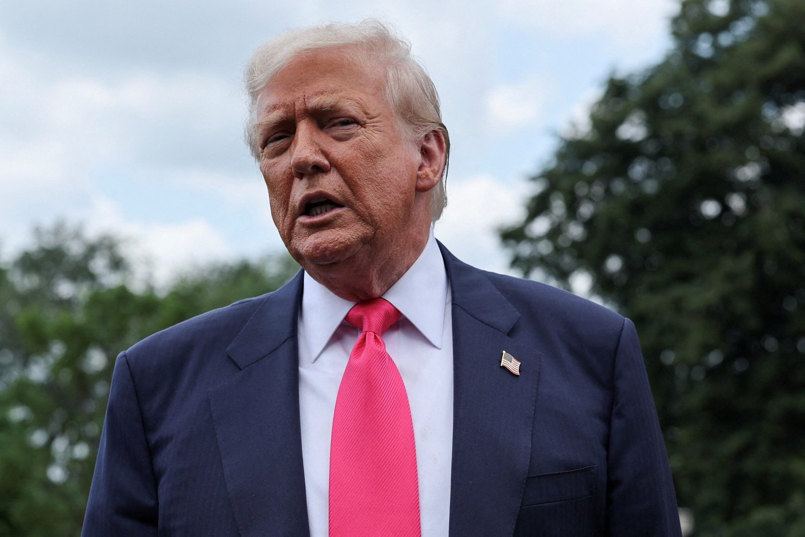 Trump e aliados desafiaram 1 a cada 3 decisões judiciais contrárias ao governo, aponta jornal dos EUA