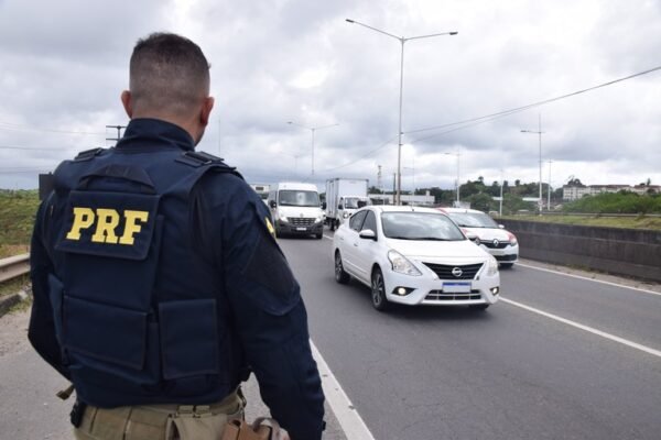 Servidores sob Silvinei negam tentativa de impedir eleitor do Nordeste de votar em 2022 Servidores sob Silvinei negam tentativa de impedir eleitor do Nordeste de votar em 2022