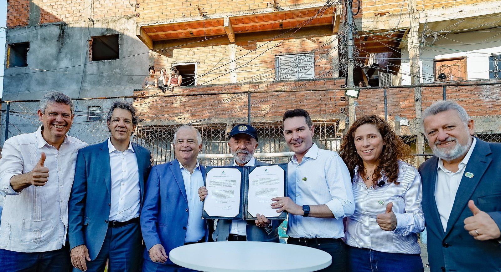 Favela do Moinho: visita de Lula reacende debate sobre relação entre governo e PCC