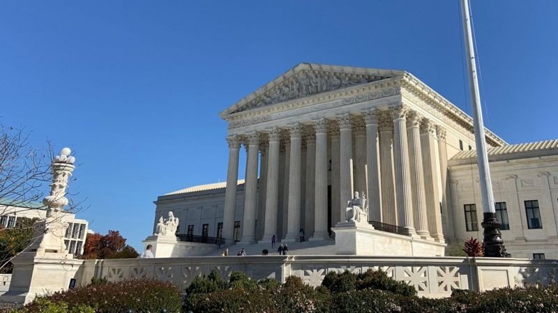 Governo Trump anuncia mais de 1,3 mil demissões no Departamento de Estado dos EUA