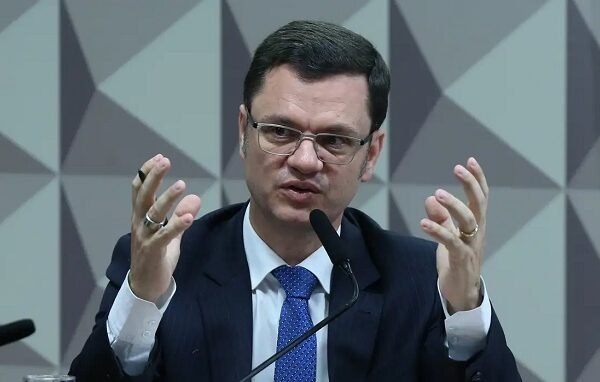 Funcionário do MJ no governo Bolsonaro diz que recebeu ordens para fazer análises de dados com viés político