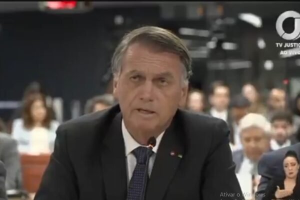 ‘Tarifa-Moraes’ é resposta a abusos do STF, afirmam Eduardo Bolsonaro e Figueiredo