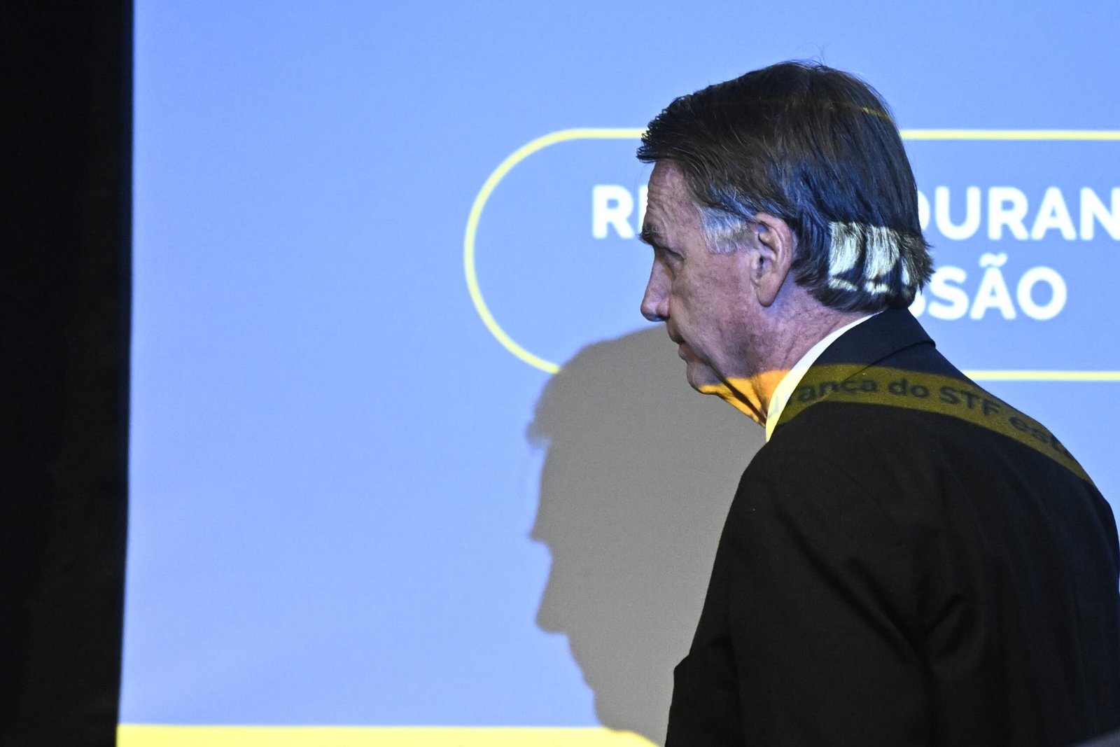 ‘Medidas do STF contra Bolsonaro são malignas e erradas’, diz conselheiro de Trump