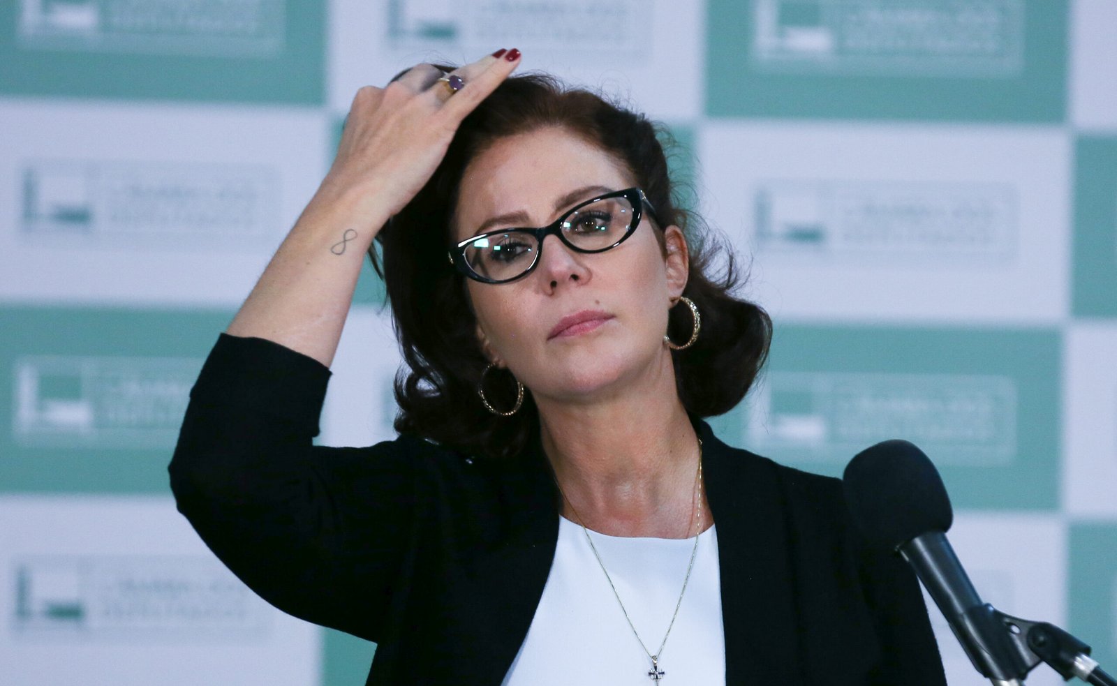 Em nota, Ministério da Justiça classifica Zambelli como ‘foragida’