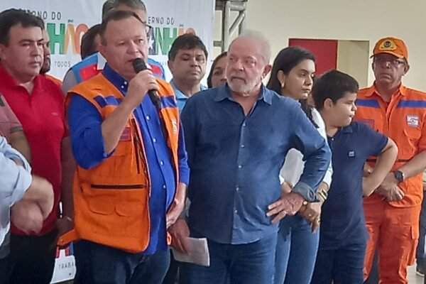 Governador do Maranhão manda pavimentar estrada que leva à fazenda da família
