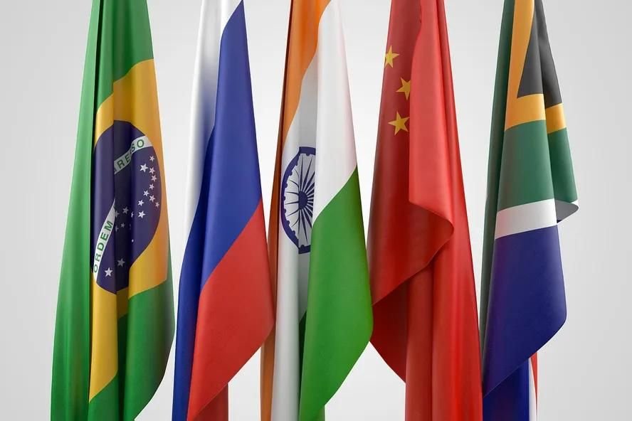 FAB equipa caças com mísseis para a Cúpula do Brics