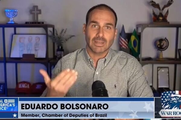 Eduardo responde Zema sobre criar ‘problema na direita’
