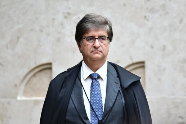 Cid vai apresentar hoje suas alegações finais ao STF