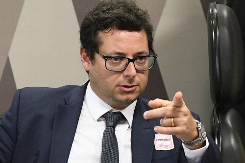 Fabio Wajngarten presta depoimento na Polícia Federal