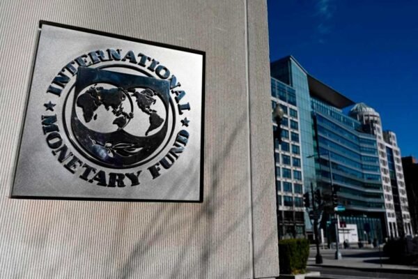 FMI eleva previsão do PIB do Brasil em 2025 para 2,3%