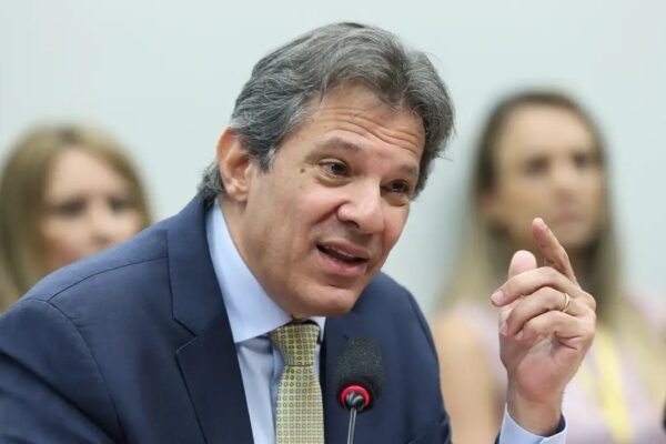 Governo Lula arrecada R$ 8 bilhões com IOF em junho