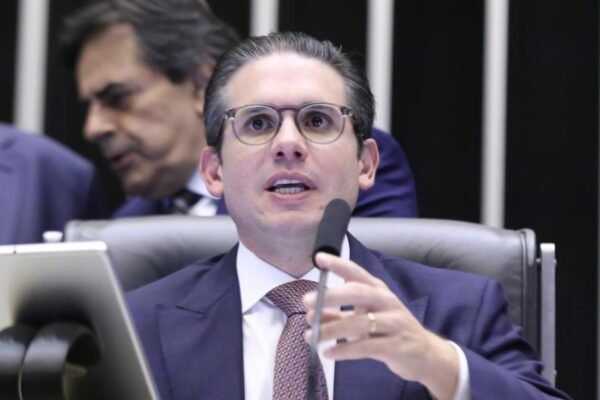 IOF: Marsiglia chama decisão de Moraes de ‘aberração jurídica’