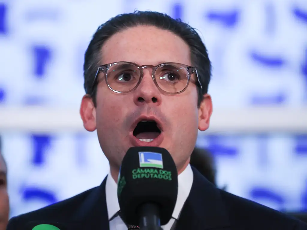 Motta promete priorizar isenção do Imposto de Renda até R$ 5 mil