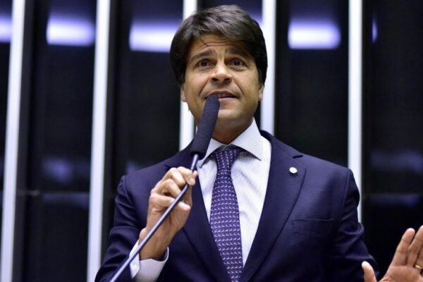 Motta defende reforma administrativa ainda em 2025