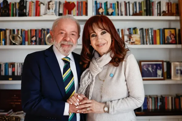 Lula nega que visita a Cristina Kirchner seja intervenção na política argentina