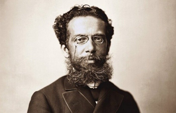 Excesso de autoridade e escassez de leitura