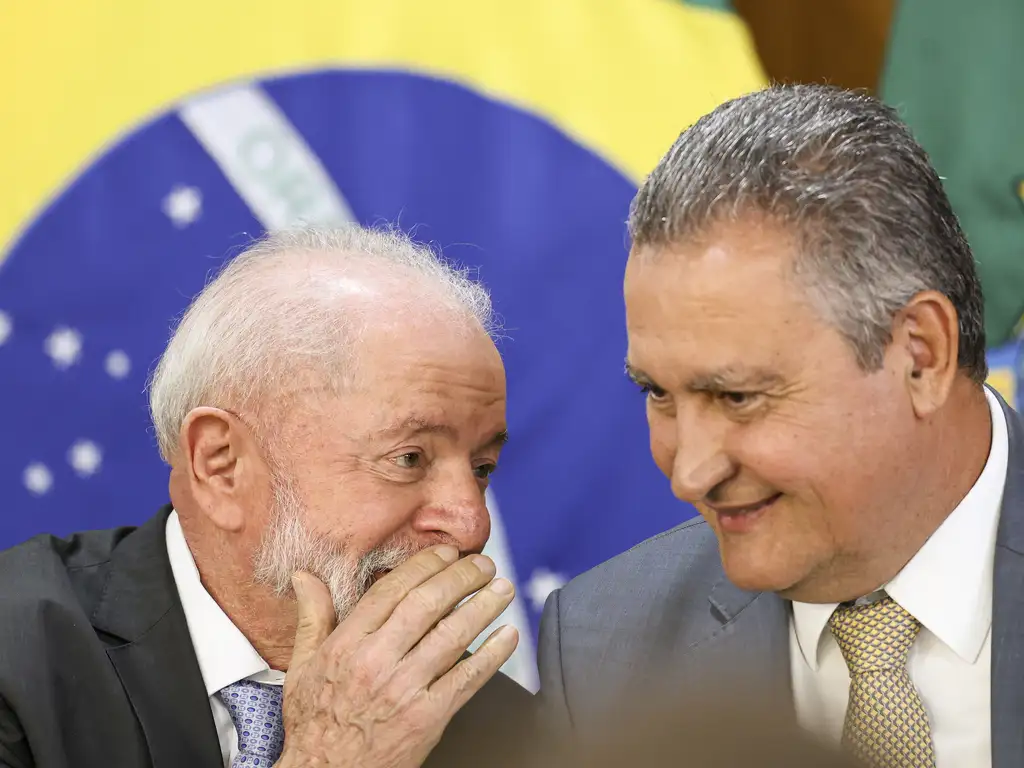 Flávio Bolsonaro rebate Rui Costa: ‘Impressionado com o amadorismo’