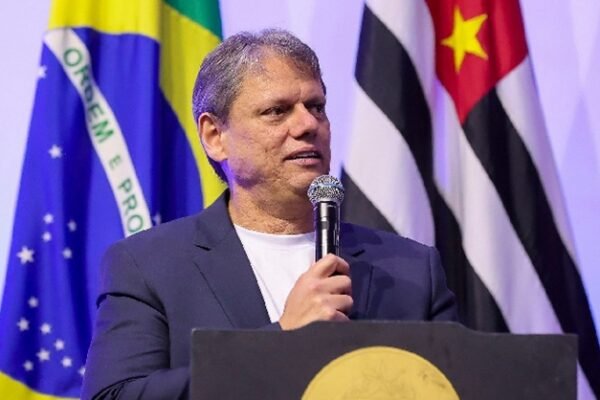 Tarcísio alerta para riscos de aproximação do Brasil com Sul Global