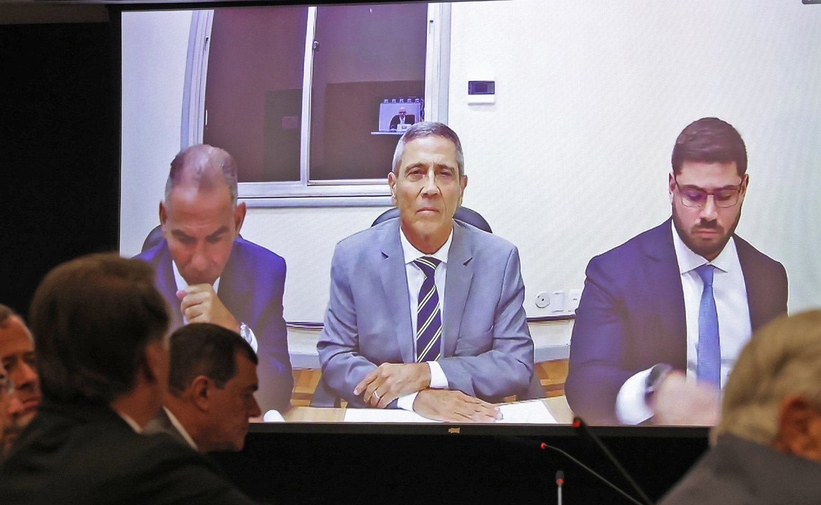 Moraes mantém prisão preventiva de Braga Netto