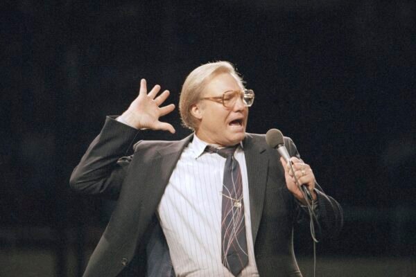 Jimmy Swaggart, televangelista americano, morre aos 90 anos