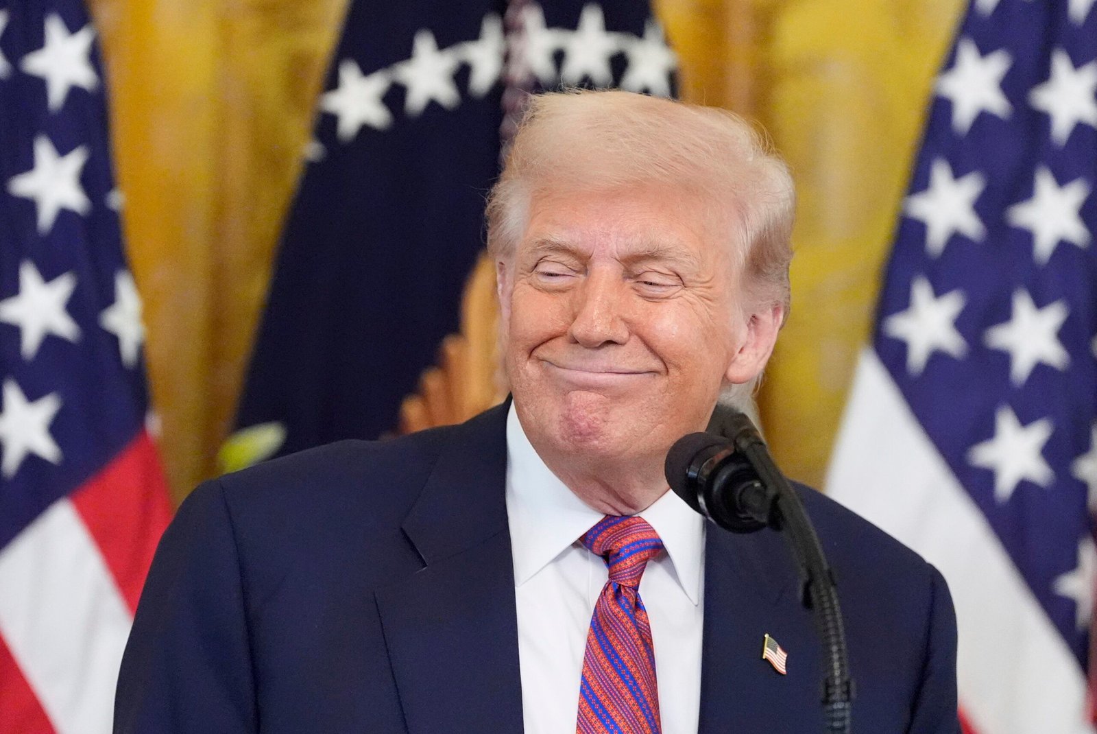 Comitê Olímpico dos EUA se alinha a Trump e proíbe mulheres trans em competições femininas