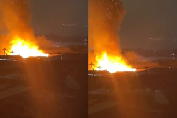 Incêndio destrói barracos em Santos, SP, e moradores usam água da maré para conter as chamas