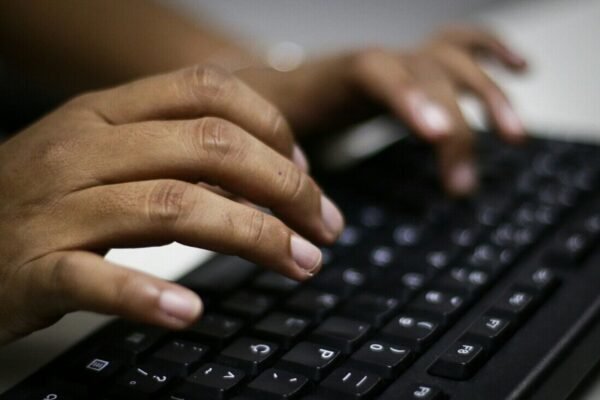 Cursos gratuitos com certificado têm inscrições abertas na Baixada Santista; veja vagas Cursos gratuitos com certificado têm inscrições abertas na Baixada Santista; veja vagas