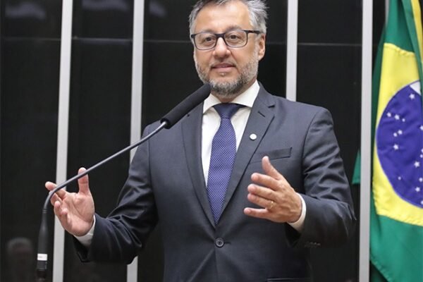 Comissão aprova projeto para garantir contrato em braile para pessoa com deficiência visual Comissão aprova projeto para garantir contrato em braile para pessoa com deficiência visual