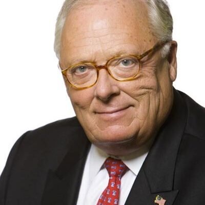 Edwin Feulner, fundador do instituto conservador norte-americano Heritage Foundation, morre aos 83 anos